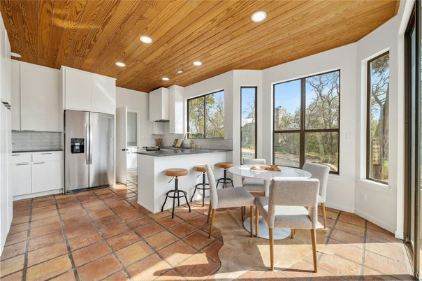 Dining room, Interior, Kitchen, Recessed Lighting, Stainless Steel Appliances, Wooden Ceilings