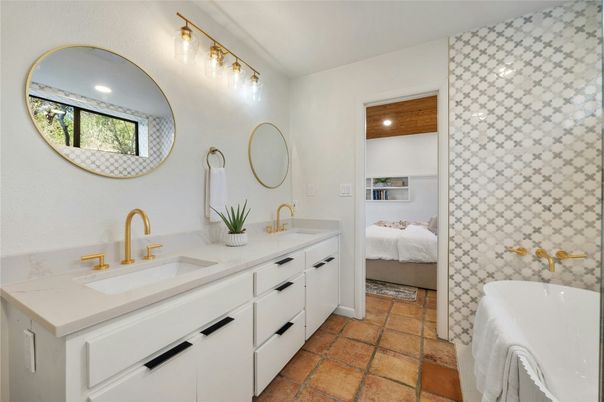 Bathroom, Bedroom, Dual Sink Vanities, Interior, Recessed Lighting
