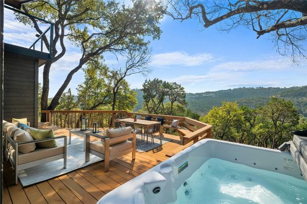 Exterior, Hot Tub