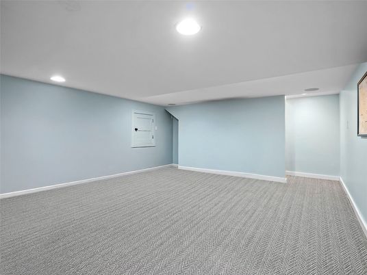 Empty room, Interior, Recessed Lighting
