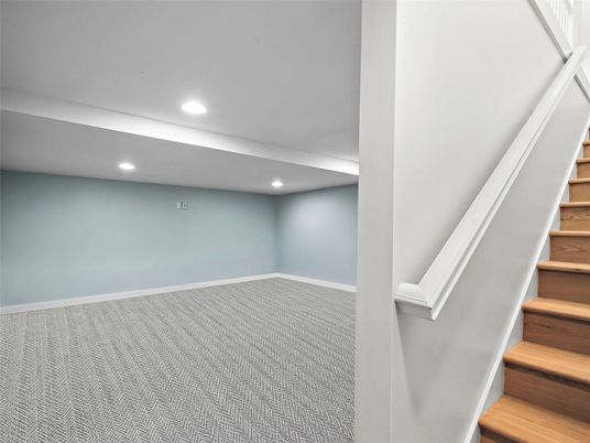 Empty room, Interior, Recessed Lighting
