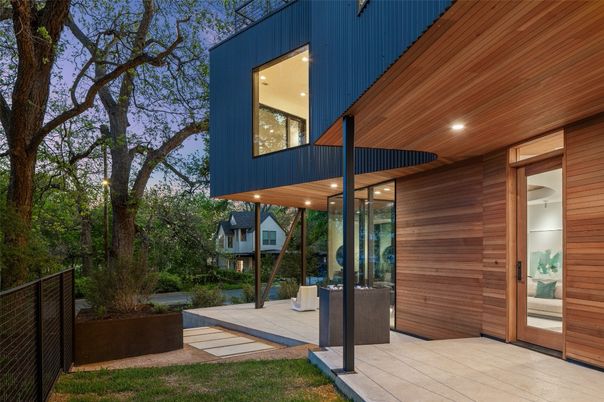 Exterior, Facade, None