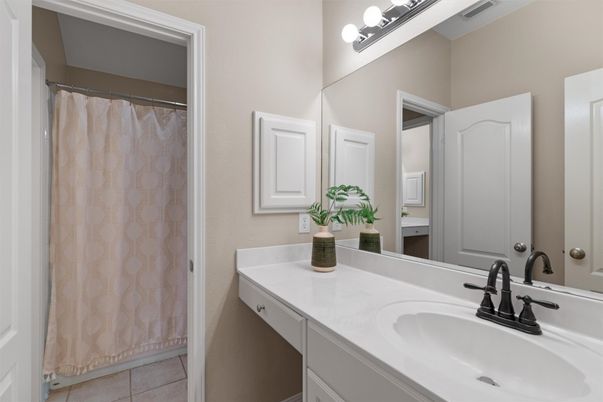 Bathroom, Dual Sink Vanities, Interior