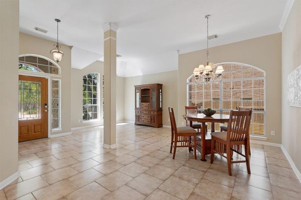 Chandelier, Dining room, Interior, Pendant Lights