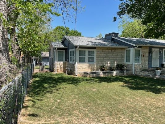 Backyard, Exterior, Facade, Ranch