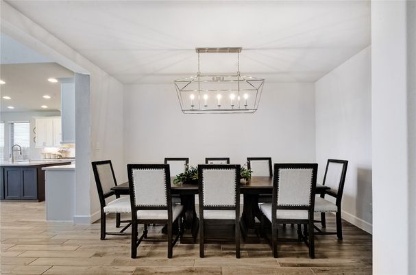 Chandelier, Dining room, Interior, Kitchen, Pendant Lights, Recessed Lighting, Wood Texture Flooring