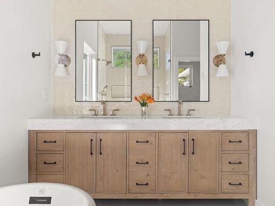 Bathroom, Dual Sink Vanities, Interior