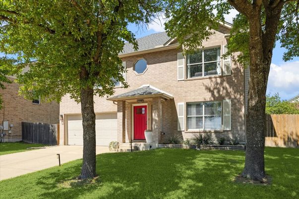 Attached, Exterior, Facade, Brick Facade, Split Level