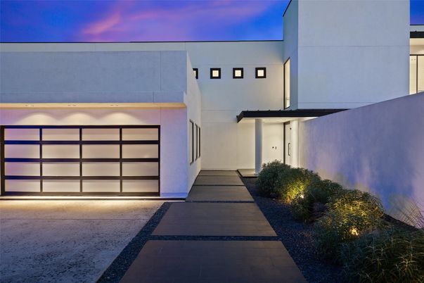 Attached, Exterior, Facade, Modern