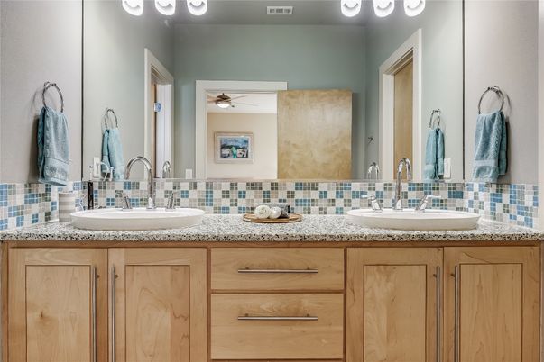 Bathroom, Dual Sink Vanities, Interior