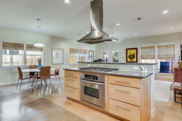 Dining room, Interior, Kitchen, Pendant Lights, Recessed Lighting, Stainless Steel Appliances