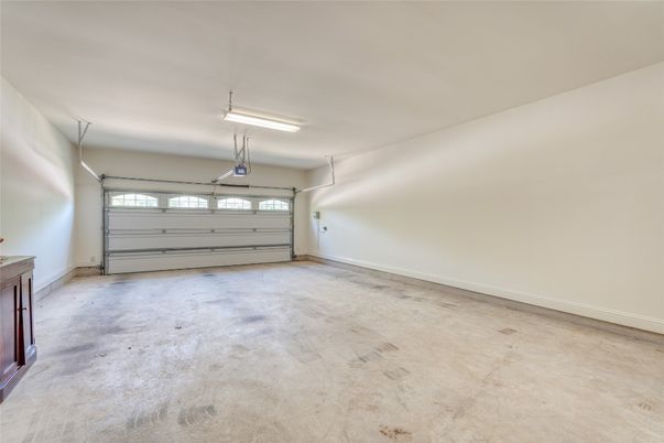 Garage, Interior