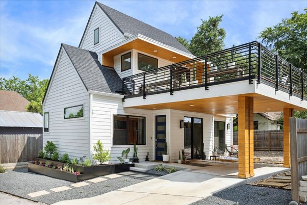 Exterior, Facade, Farmhouse