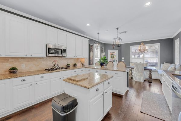 Chandelier, Dining room, Interior, Kitchen, Pendant Lights, Recessed Lighting, Wood Texture Flooring