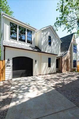 Attached, Exterior, Facade, Farmhouse