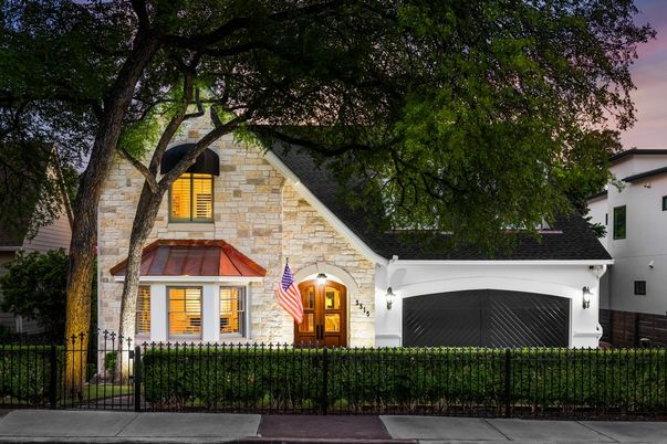 Attached, Exterior, Facade, Tudor Revival