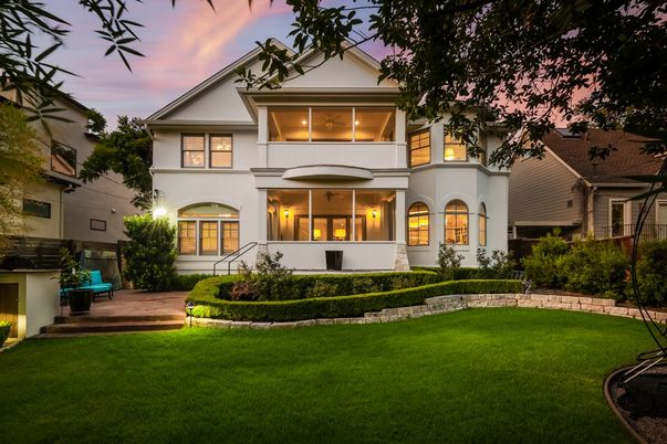 Backyard, Exterior, Facade, Farmhouse