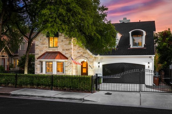 Attached, Exterior, Facade, French Provincial