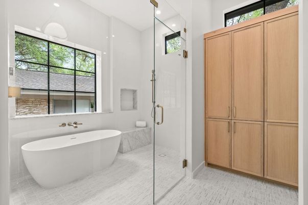 Bathroom, Free Standing Baths, Glass Shower, Interior, Recessed Lighting