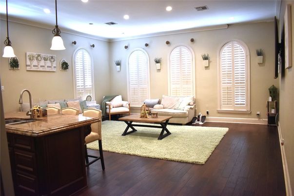 Interior, Living room, Pendant Lights, Recessed Lighting, Wood Texture Flooring