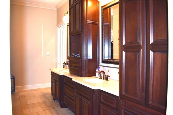 Bathroom, Dual Sink Vanities, Interior, Pendant Lights