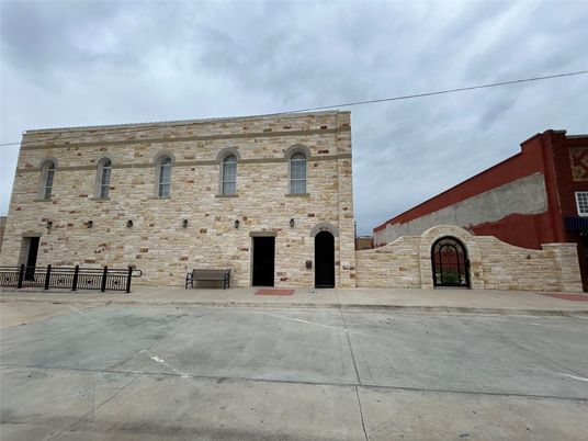Exterior, Facade, Rowhouse