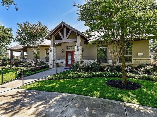 Exterior, Facade, American Craftsman