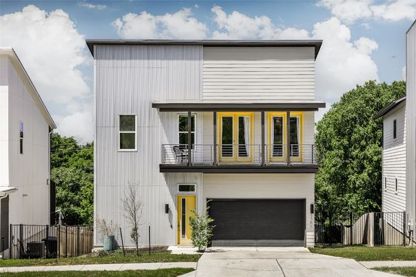 Attached, Exterior, Facade, Modern