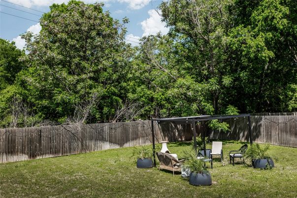 Backyard, Exterior