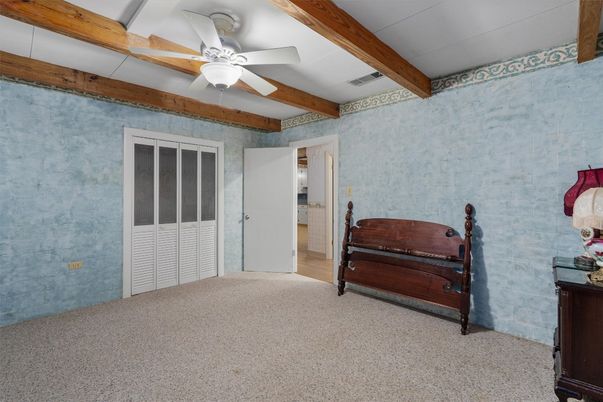 Empty room, Interior, Stone Walls, Wooden Beams
