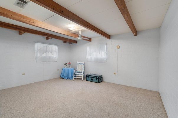 Empty room, Interior, Wooden Beams