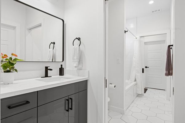 Bathroom, Interior, Recessed Lighting