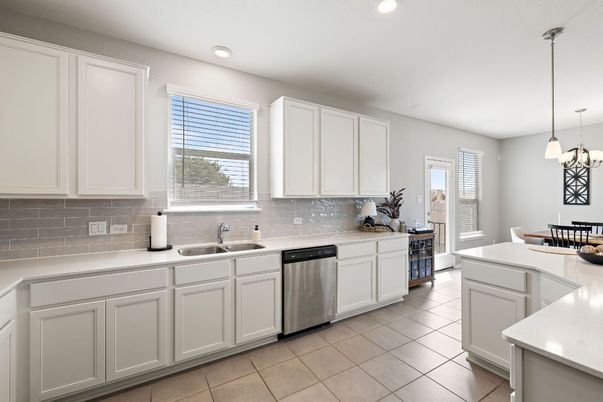 Dining room, Interior, Kitchen, Pendant Lights, Recessed Lighting, Stainless Steel Appliances