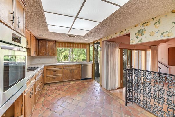 Interior, Kitchen, Stainless Steel Appliances