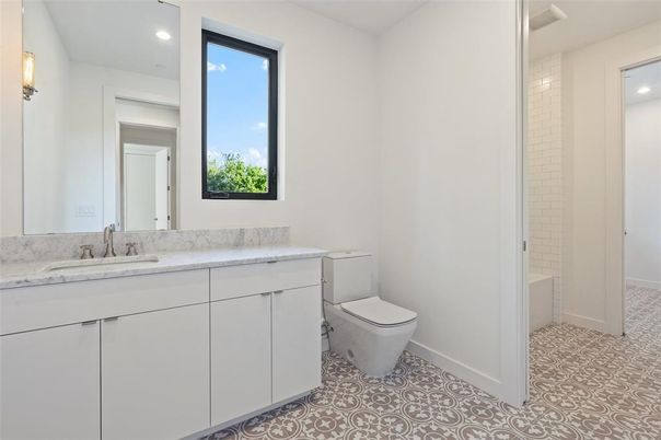 Bathroom, Interior, Recessed Lighting