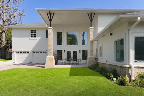 Attached, Backyard, Exterior, Facade, Modern