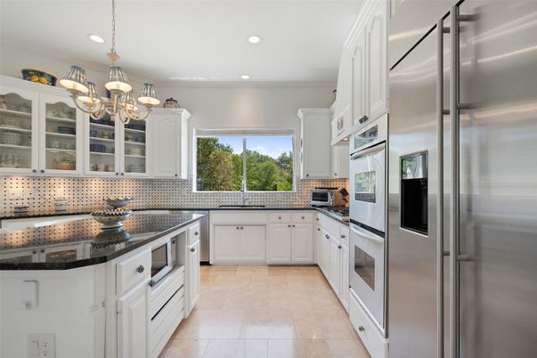 Chandelier, Interior, Kitchen, Recessed Lighting, Stainless Steel Appliances