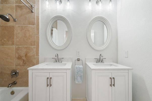 Bathroom, Dual Sink Vanities, Interior