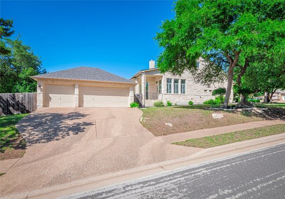 Attached, Exterior, Facade, Ranch