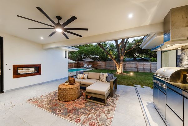 Exterior, Pool, Recessed Lighting