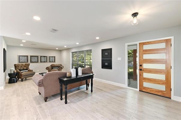 Interior, Living room, Recessed Lighting, Wood Texture Flooring