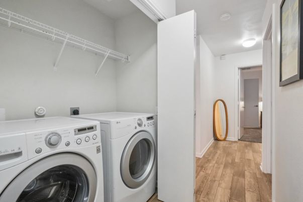 Interior, Utility Closets, Washer, Wood Texture Flooring