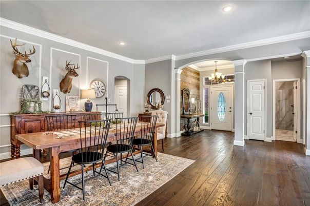 Chandelier, Dining room, Interior, Recessed Lighting, Wood Texture Flooring