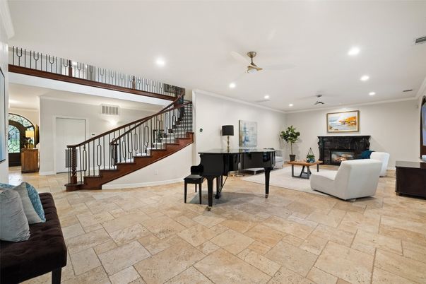 Fireplace, Interior, Living room, Piano, Recessed Lighting