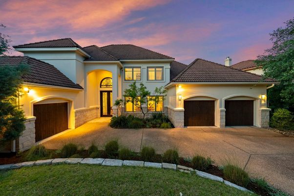 Attached, Exterior, Facade, Mediterranean