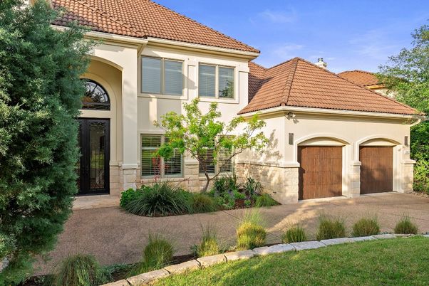 Attached, Exterior, Facade, Mediterranean