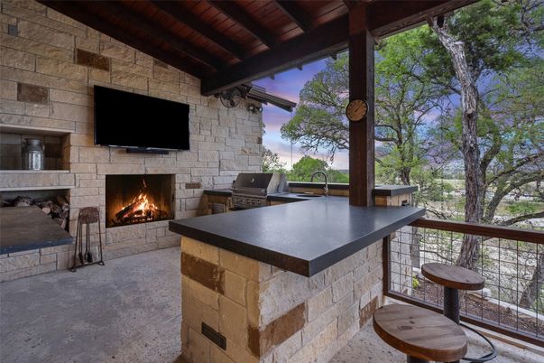 Exterior, Fireplace