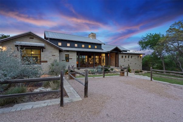 Backyard, Exterior, Facade, Solar Panels, Ranch