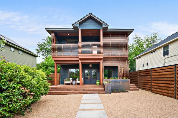 Exterior, Facade, Modern