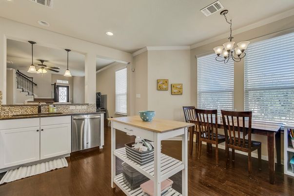 Chandelier, Dining room, Interior, Kitchen, Pendant Lights, Recessed Lighting, Wood Texture Flooring